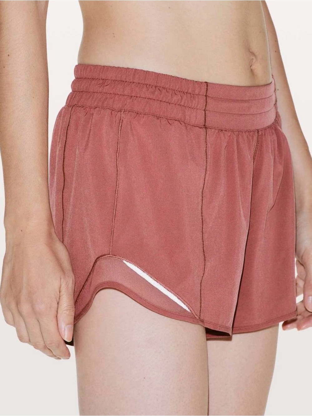 Lululemon High Rise Hotty Hot Shorts 4 in inseam size 8